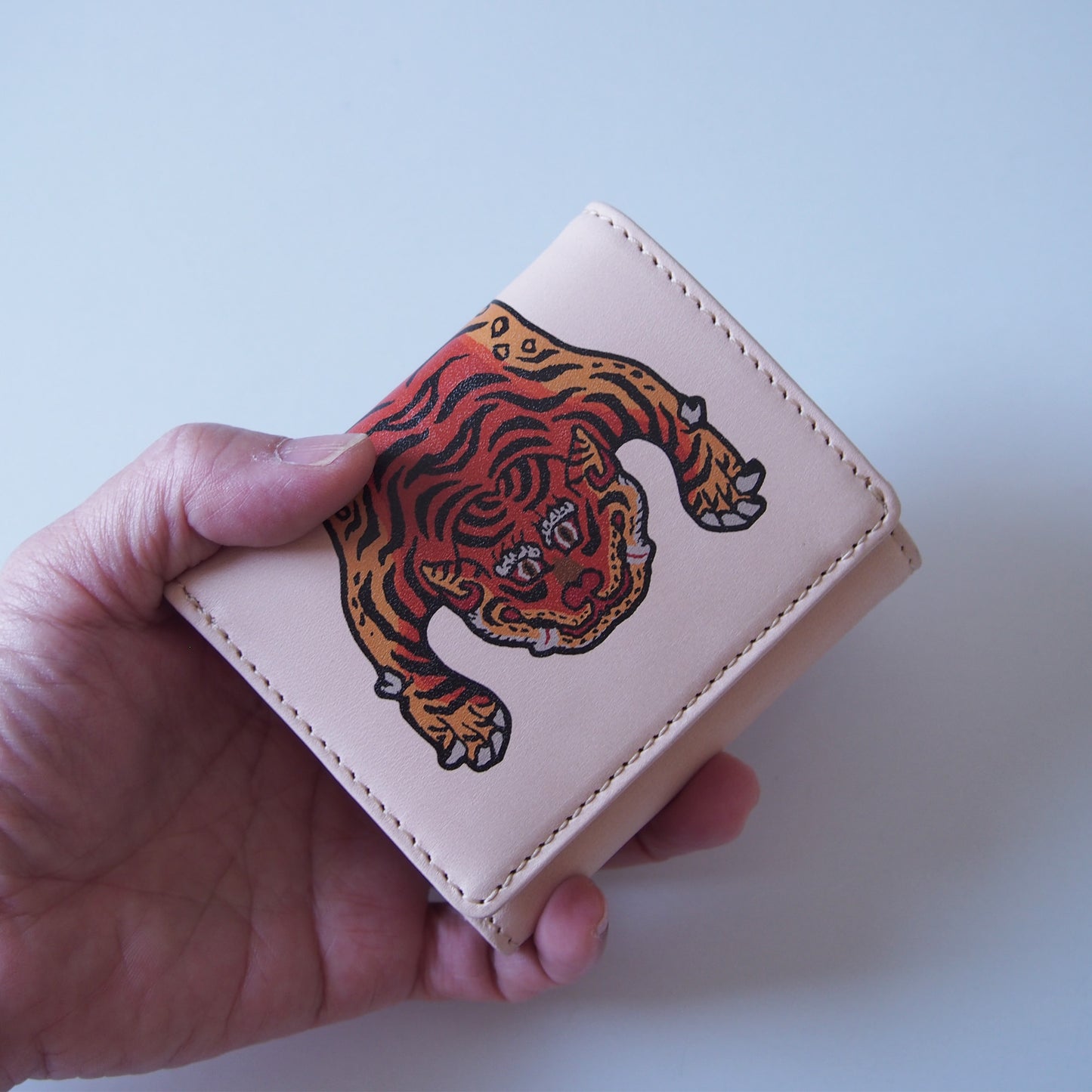 leathertone|チベタンタイガープリントヌメ革三つ折り財布